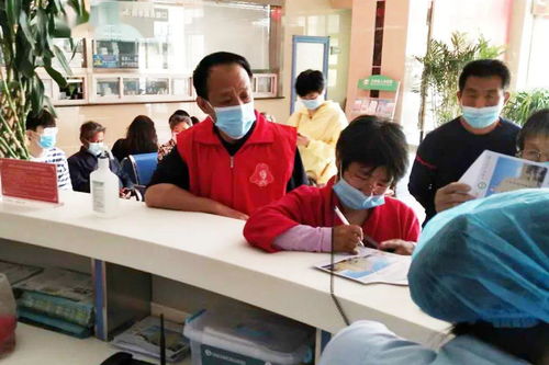 万荣县人民医院 红马甲 志愿者服务,让医院更有温度